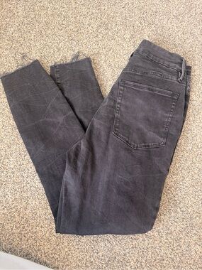 Good American Black Skinny Jeans with Raw Hem